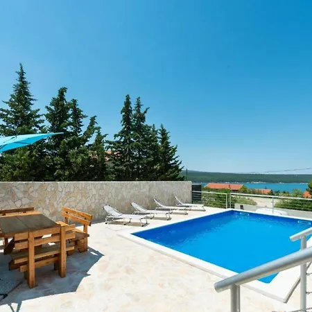 Pool Leonardo Apartment Gornji Karin